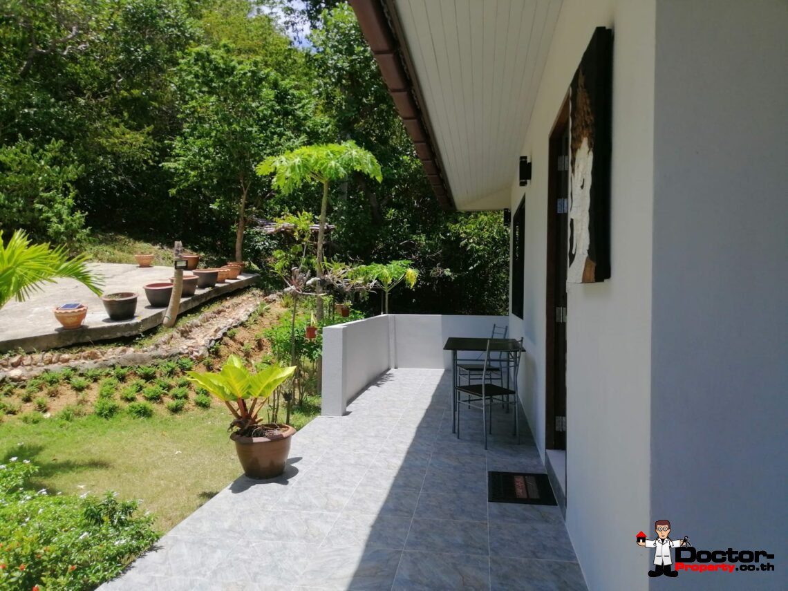3 Bed Pool Villa with Partial Sea View – Bang Por, Koh Samui – For Sale